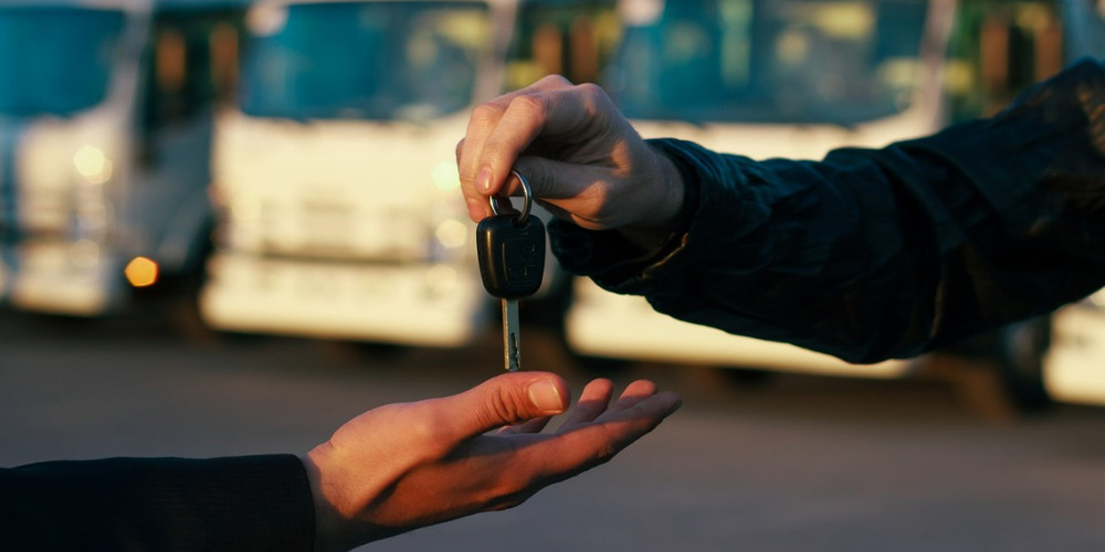 5 Essential Questions to Ask Before Buying a Truck in the Middle East