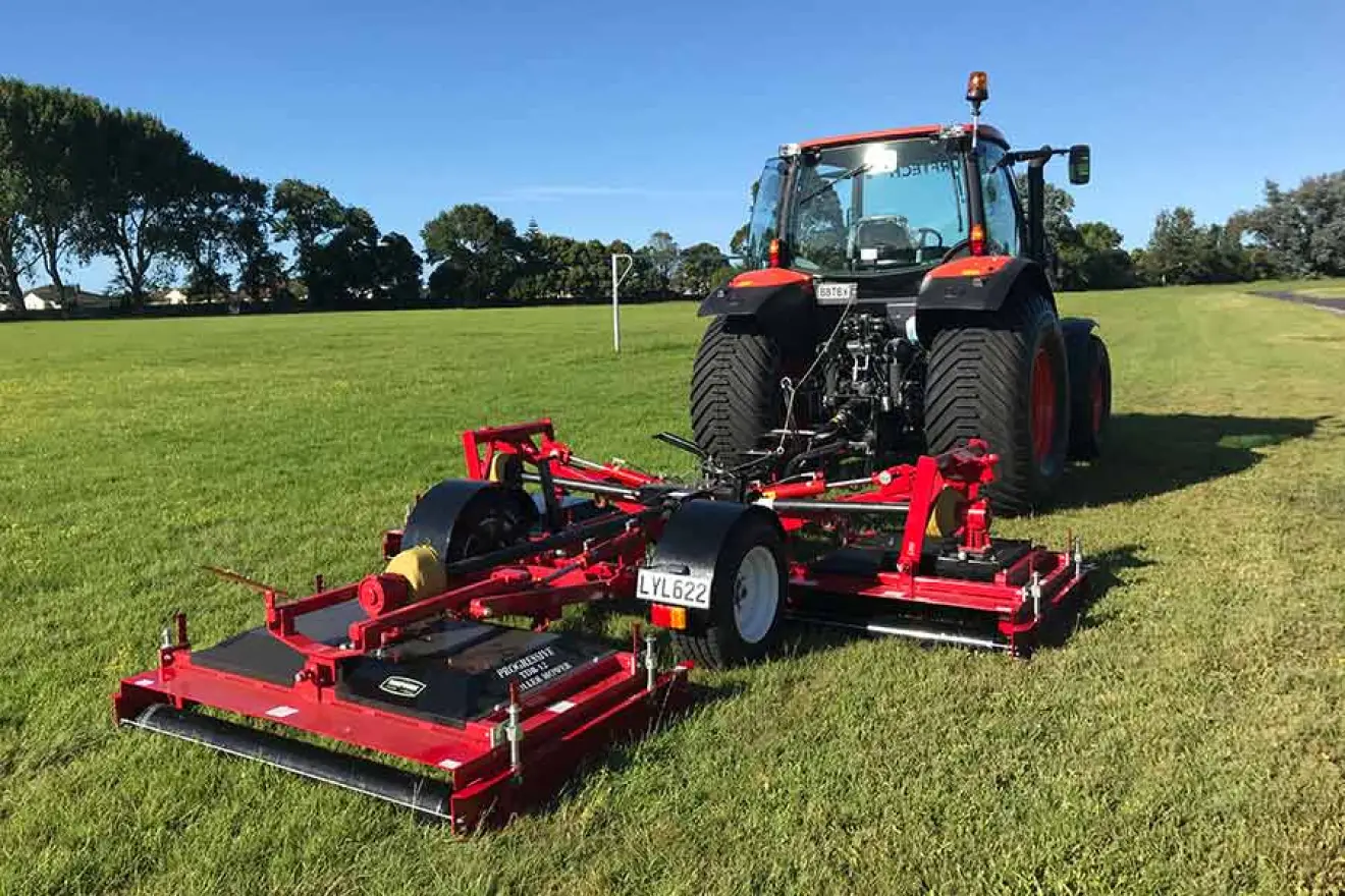 progressive-tdr12-001 Progressive TDR-12 Tri-deck Finishing Mower (roller)